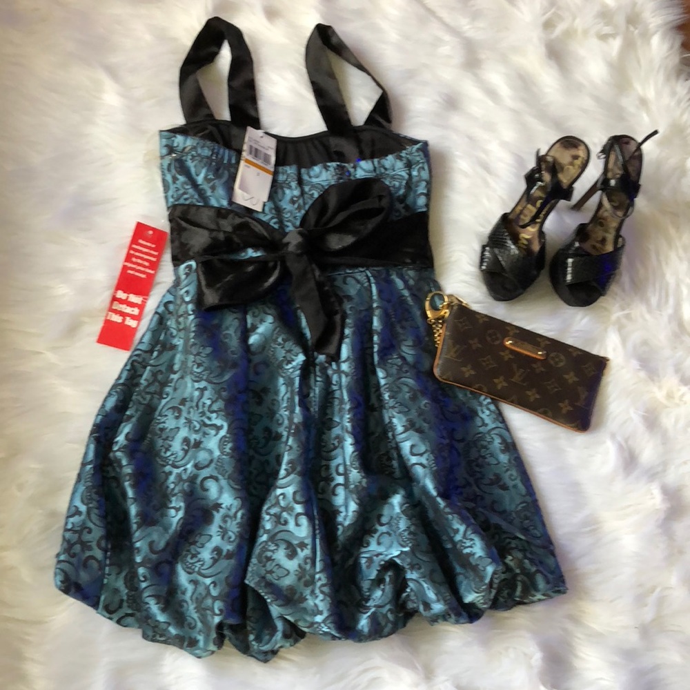 Speechless | Junior Floral Bow Ruffle Dress Size 3 - Picture 4 of 5